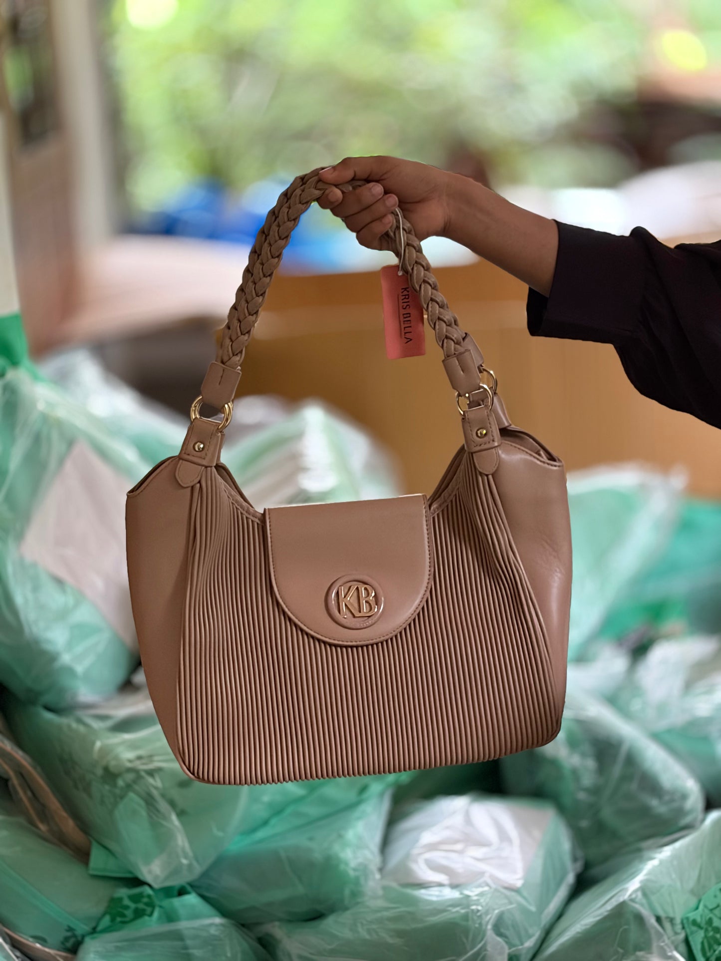 Pleated Shoulder Handbag – French Beige