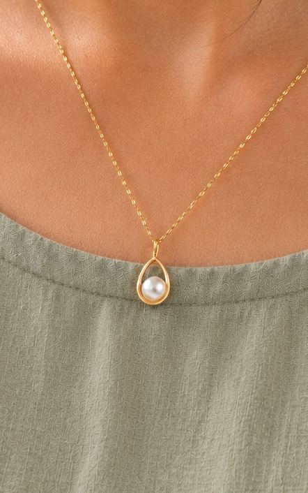 Pearl Teardrop Necklace