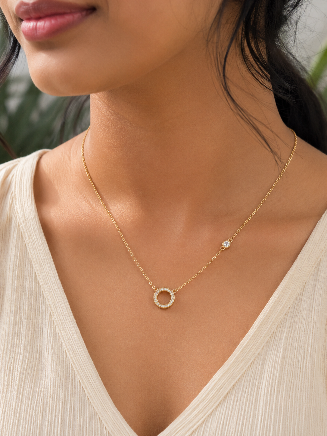 Circle Halo Pendant Necklace