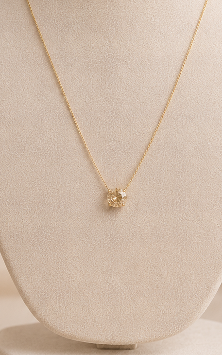 Delicate Gold Pendant Necklace